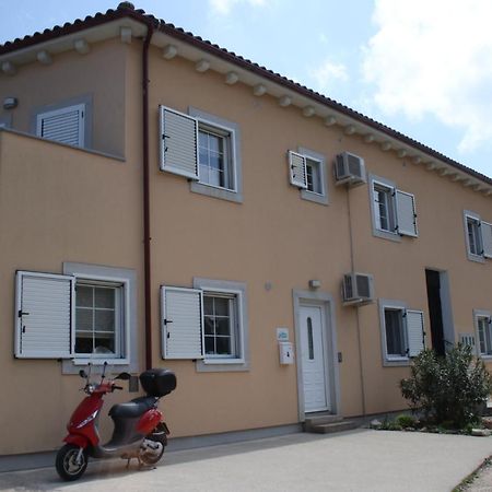 Apartments Pegla Nerezine Exterior foto